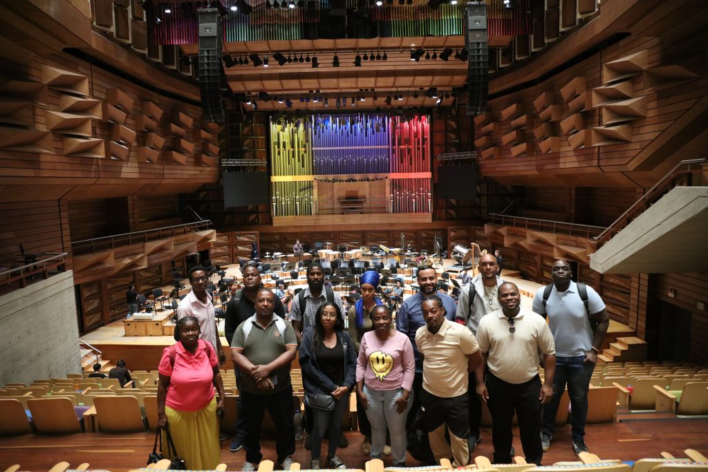 profesores de santa lucía y república dominicana en la Sala Simón Bolívar Maestros de Santa Lucía y República Dominicana se forman en El Sistema