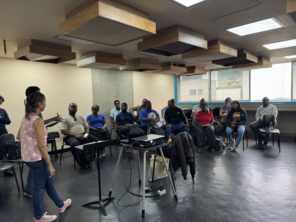 Talleres con los profesores de Santa Lucía y República Dominicana Profesores de la nación caribeña se forman en El Sistema