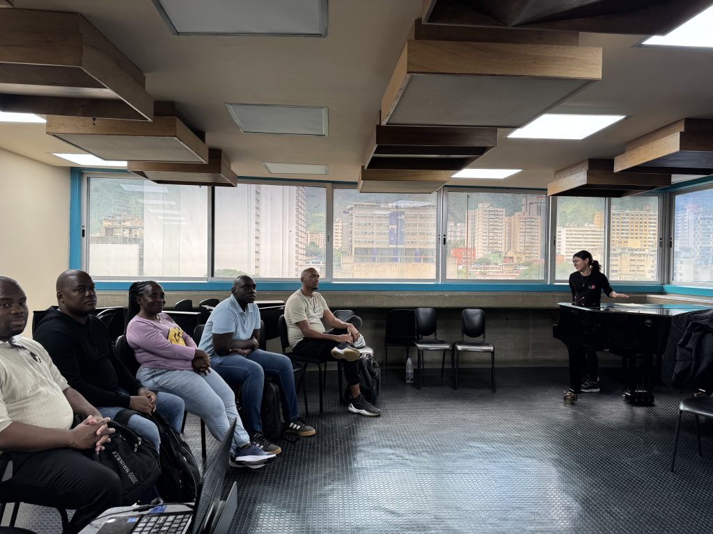 Talleres con los profesores de Santa Lucía y República Dominicana Profesores de la nación caribeña se forman en El Sistema